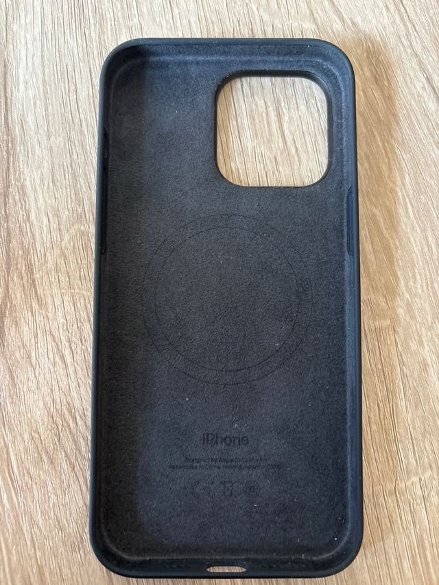 Funda iPhone 15 Pro MAX silicona. Buen estado