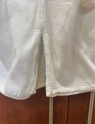 Top blanco tirantes anchos crochet