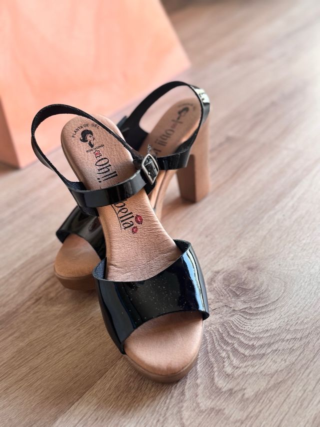 Sandalias tacón madera suela gel negras