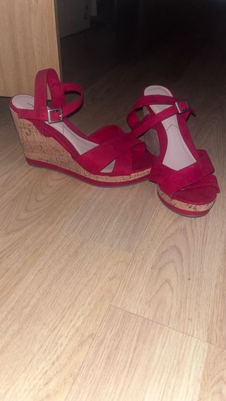 Sandalias de cuña rojas