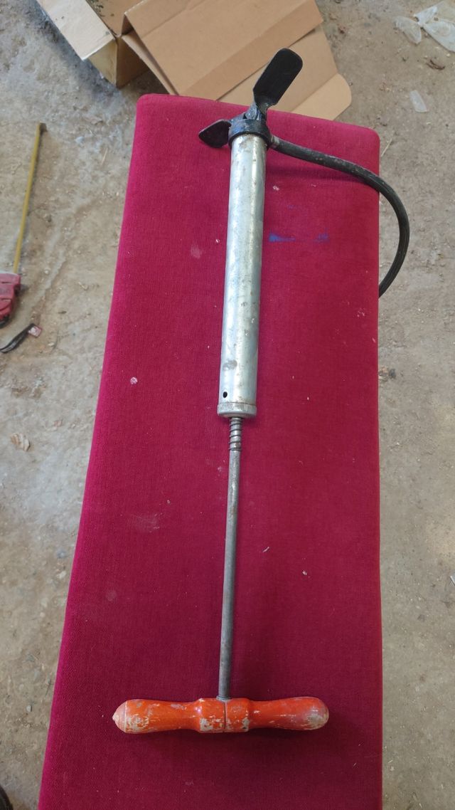 Inflador de pie antiguo