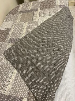 Copriletto provenzale beige e grigio