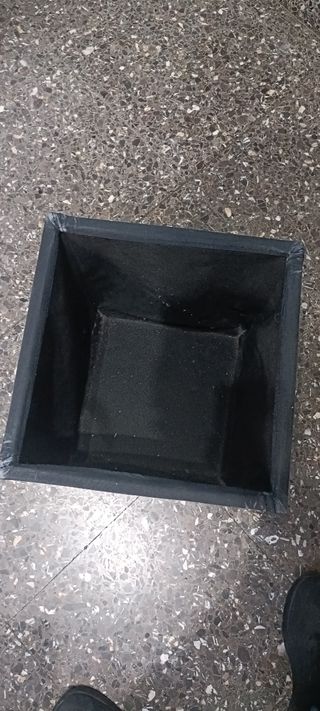 Taburete con almacenaje de piel