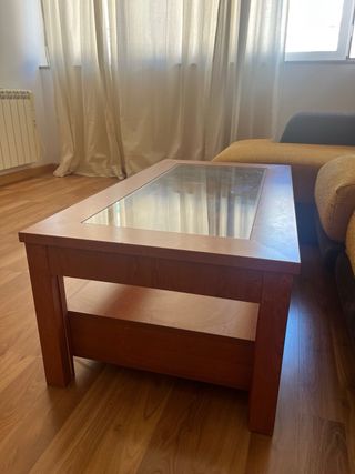 Mesa de centro de madera y cristal