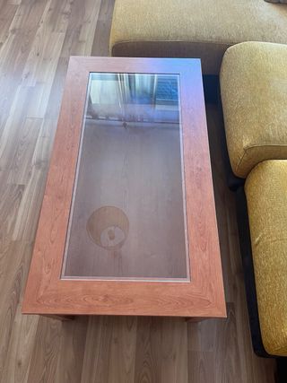 Mesa de centro de madera y cristal