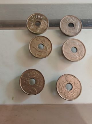 Monedas Antiguas Juan Carlos I, 500 y 25 pesetas