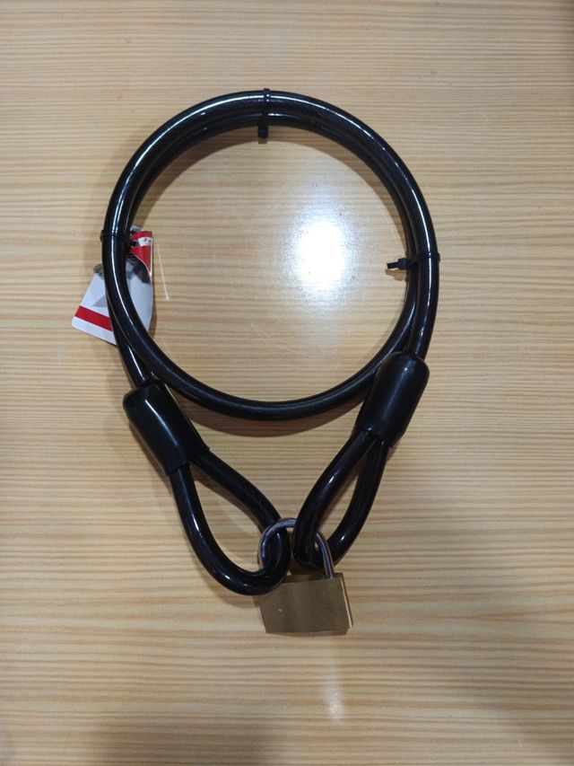 Candado de cable negro