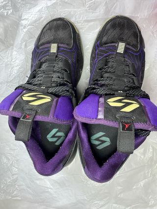 Jordan Luka 2 Talla 42.5 Morado Negro