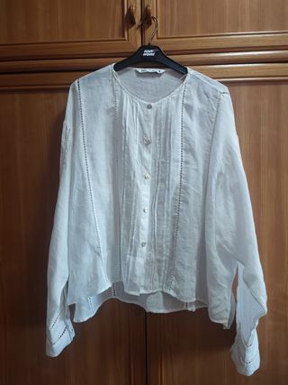 Blusa Zara cuello redondo blanca oversized 