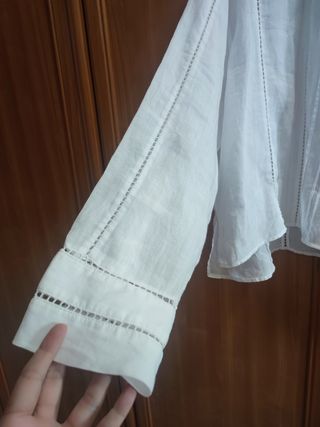 Blusa Zara cuello redondo blanca oversized 