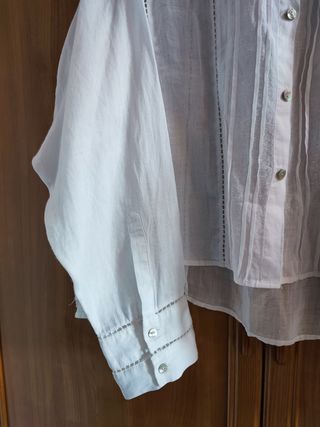 Blusa Zara cuello redondo blanca oversized 