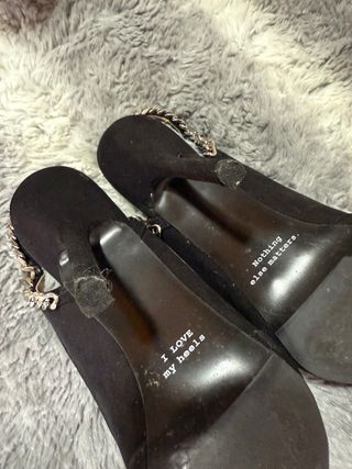 Zapatos de salón Zara negros con cadena