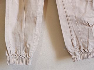 Pantalones cargo beige