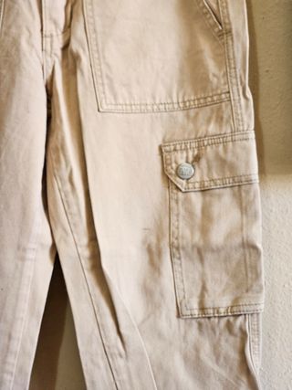 Pantalones cargo beige