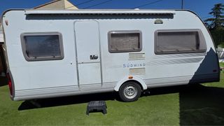 Caravana Knaus Südwind 500 KU- 6 plazas