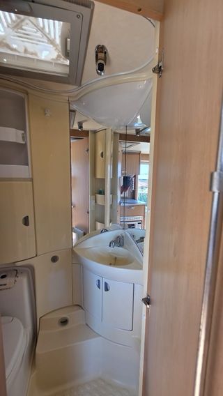 Caravana Knaus Südwind 500 KU- 6 plazas