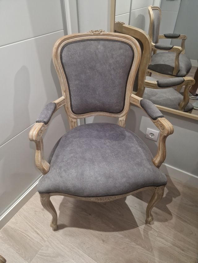 Sillas Isabelinas Beige y Gris. Están impolutas
