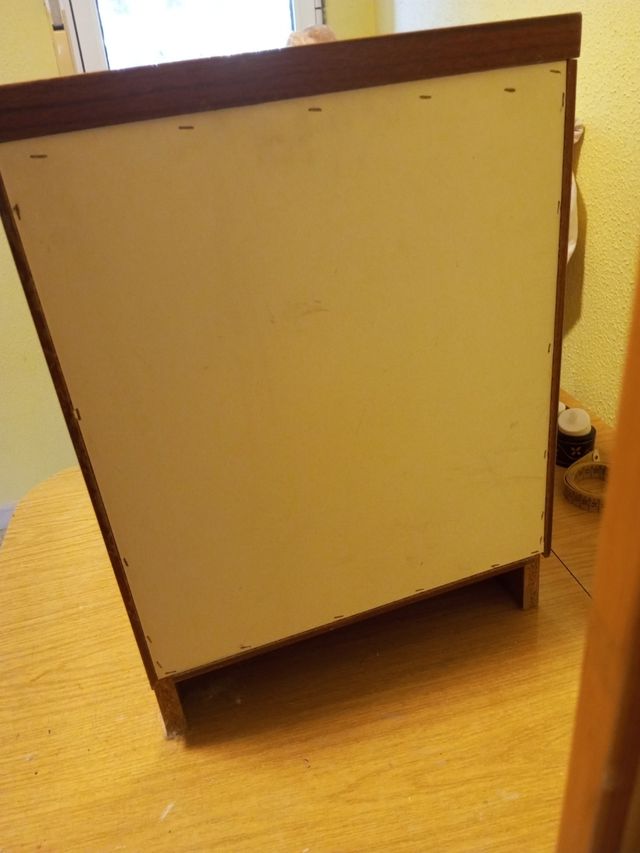 Mesilla de noche de madera