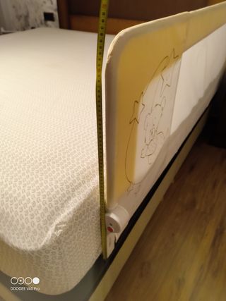 Barrera abatible seguridad cama bebé