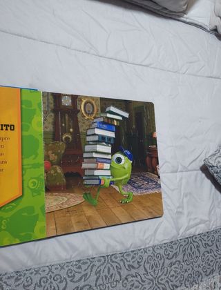 Monstruos University. Mi primer libro puzle