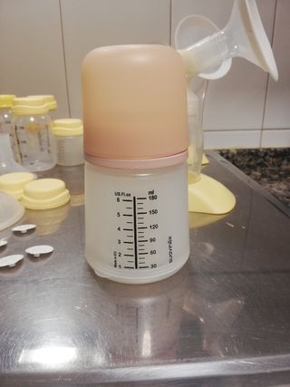 Sacaleches Medela con accesorios y repuestos