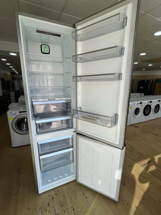 FRIGORÍFICO GRUNDIG 2MTS NOFROST INOX A+++. ENVÍO 