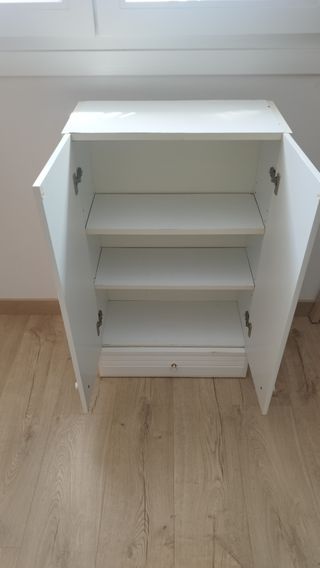 Armario de baño blanco