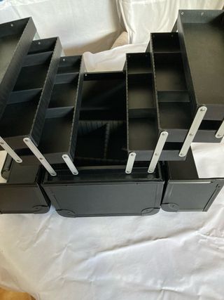 Maletín de maquillaje negro con separadores