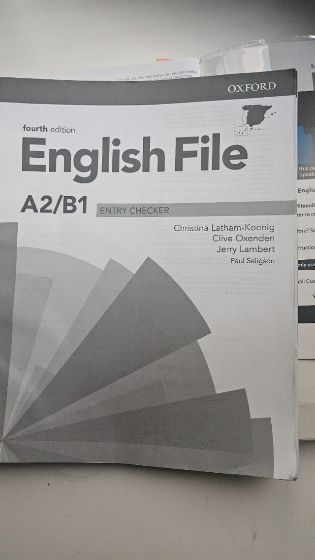 English File A2/b1 Student's Book And Workbook ...