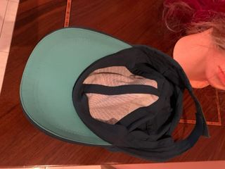 Berretto blu e verde acqua