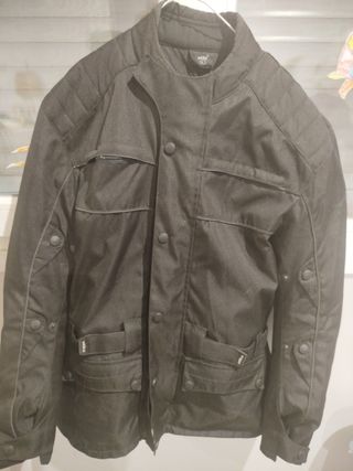 SUPER OFERTA!!!!! Chaqueta de moto negra y casco