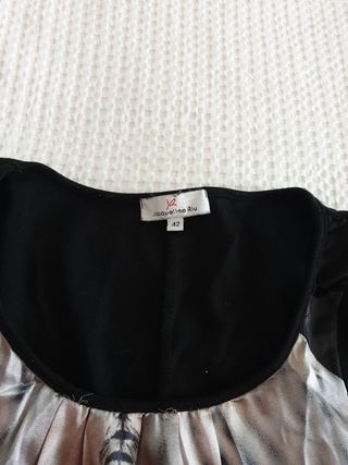 Vestido estampado plumas negro y multicolor