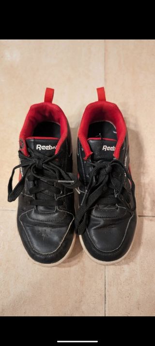 Zapatillas Reebok Negras y Rojas