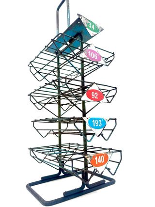 Espositore vintage in ferro con targhette numerate anni 50