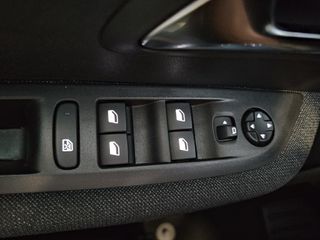 PEUGEOT 208 1.2 Puretech S&S Style