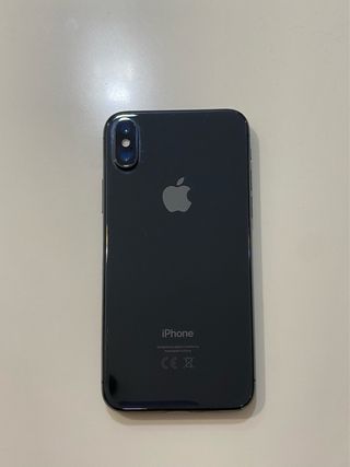 iPhone X con accesorios