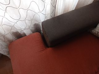Sofá chaise longue tela marrón y naranja