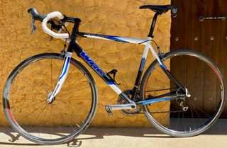 Bicicleta de carretera Conor WRC