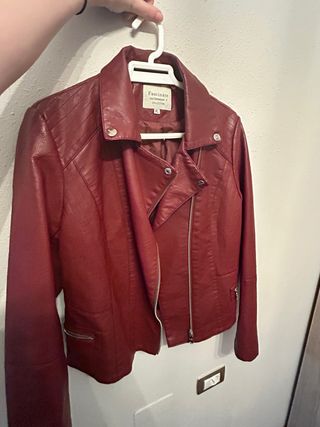 Chaqueta polipiel roja Fascinate Talla XL