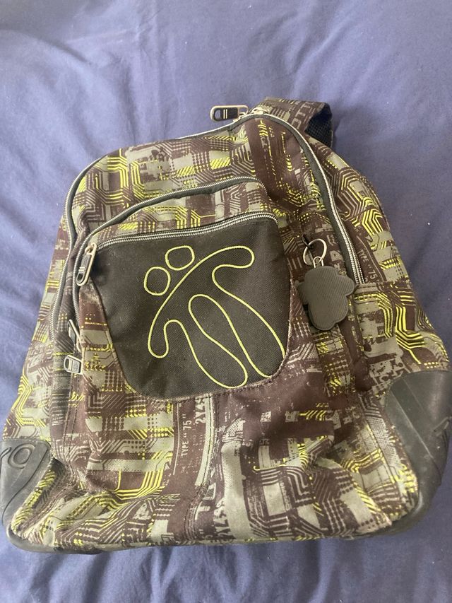 Mochila con estampado de circuito