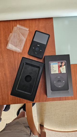 Altavoz JVC para IPhone + Reproductor IPhone 80GB