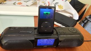 Altavoz JVC para IPhone + Reproductor IPhone 80GB