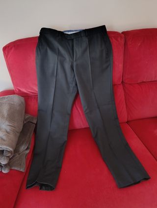 Traje de hombre negro usado una vez talla 42