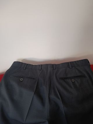 Traje de hombre negro usado una vez talla 42