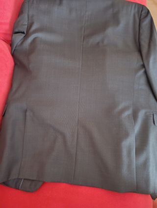 Traje de hombre negro usado una vez talla 42