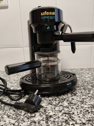 Cafetera Espresso Ufesa Negra
