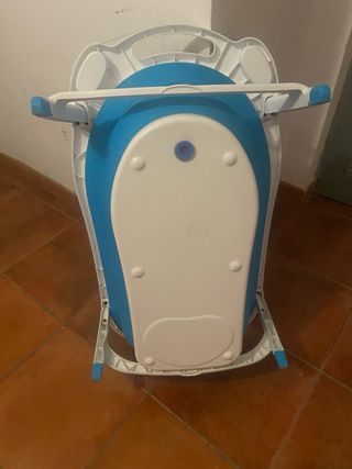 Bañera para bebé plegable azul.
