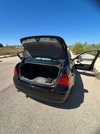 BMW Serie 3 2006 320d Berlina