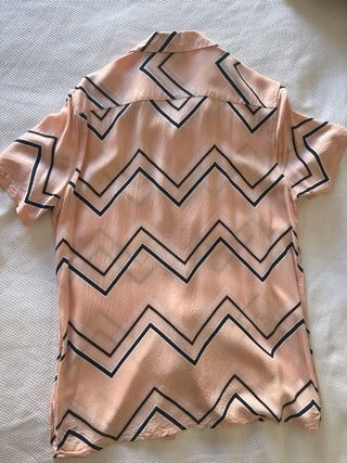 Camisa ASOS manga corta zigzag