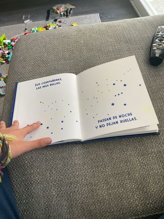 La Luna: Cuento para leer a oscuras